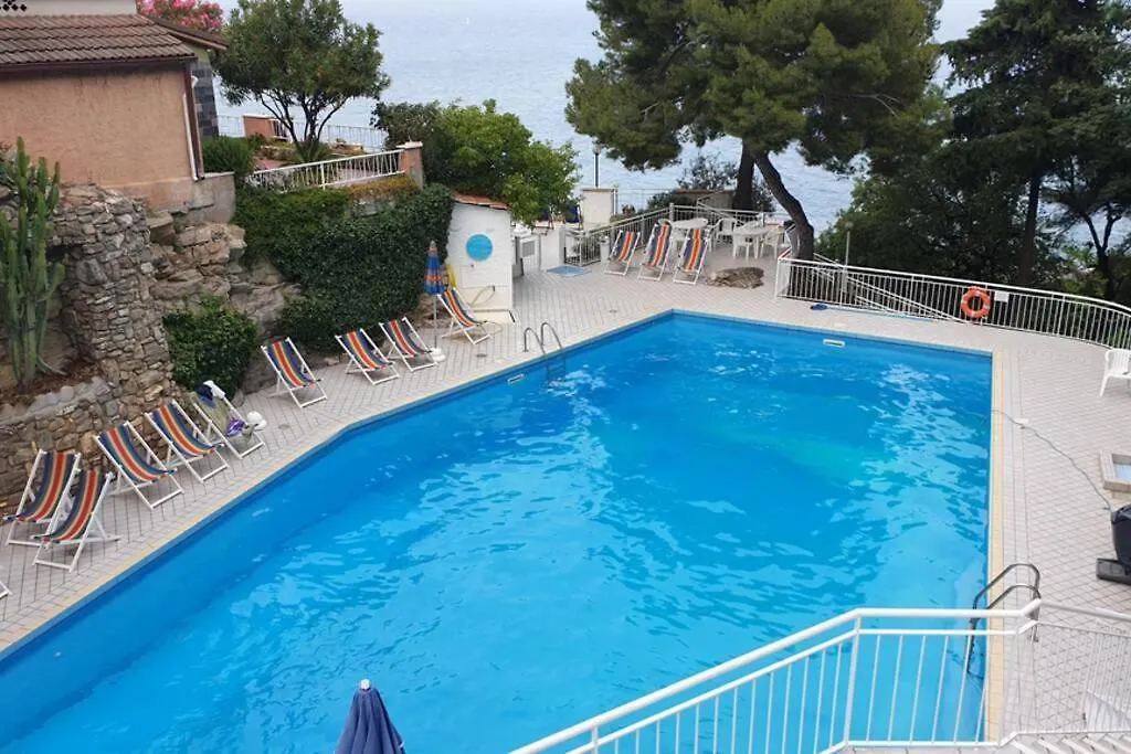 Appartamento In Contesto Privato Sul Mare La Conca Verde, Andora Apartment